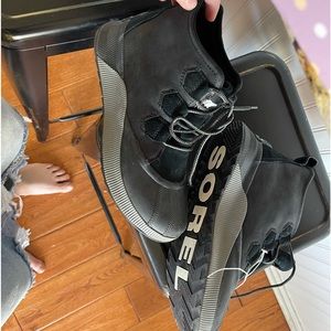 New womens Sorel boots size 9